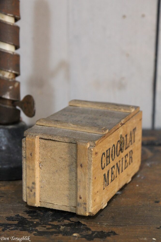 Small chocolate menier box - Den Terugblik